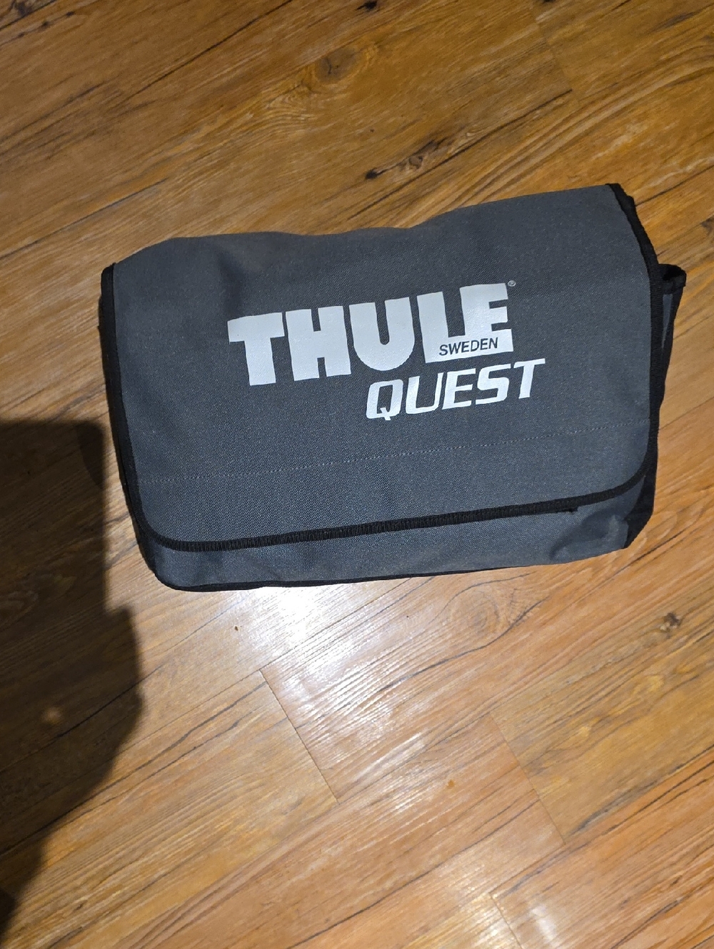 Thule Quest Gray Auto Top Carrier Bag